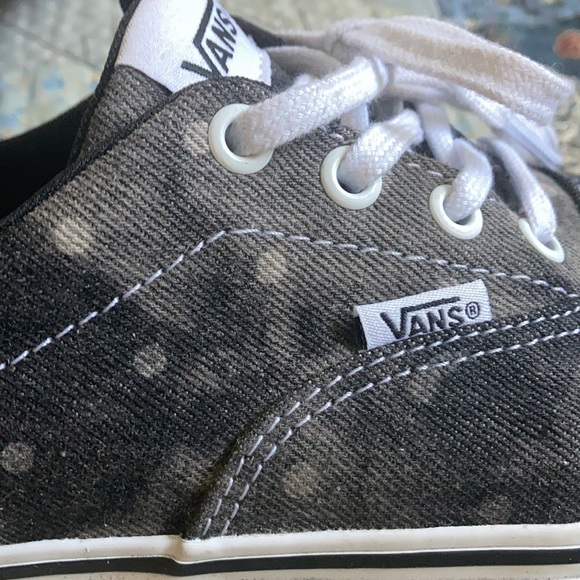 Vans lace up sneakers. 7.5 - Picture 6 of 6